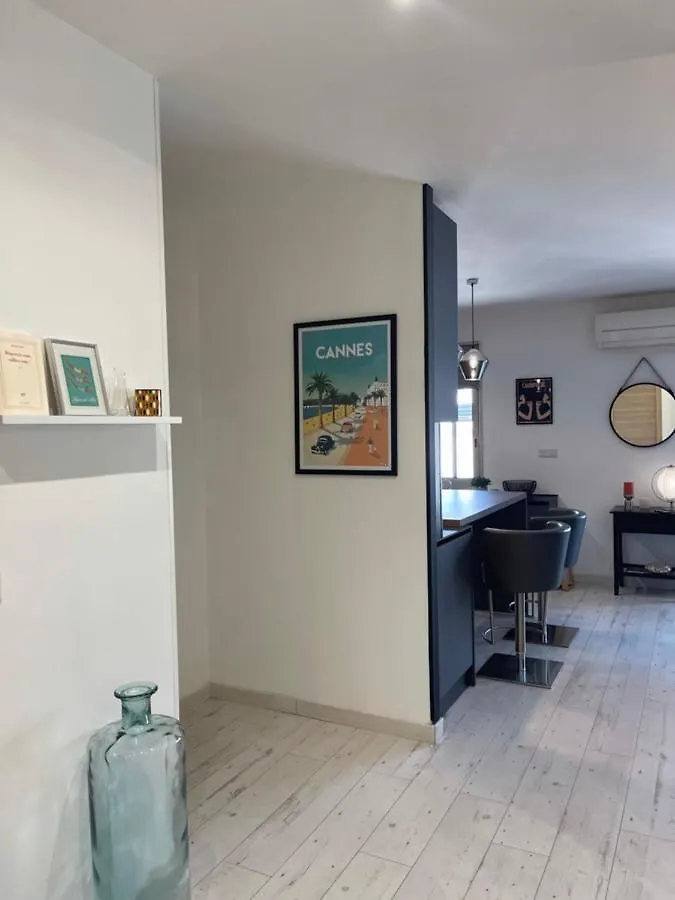 Design And Spacious One Bedroom Apartment On Place De Gaulle Antibes 0*,  Fransa